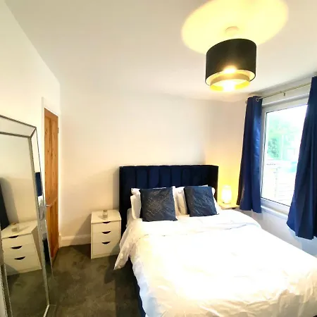 Medway Getaway - 3 Bed Home With Luxury Bathroom Chatham  Exterior photo