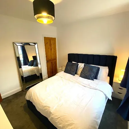 Medway Getaway - 3 Bed Home With Luxury Bathroom Chatham  Exterior photo