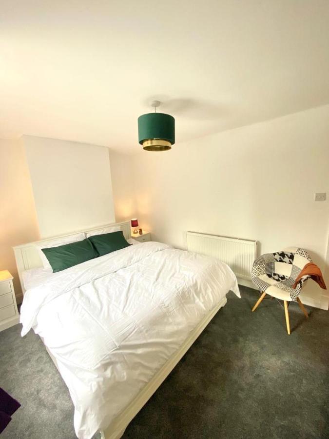 Medway Getaway - 3 Bed With Luxury Bathroom * Chatham (Kent)