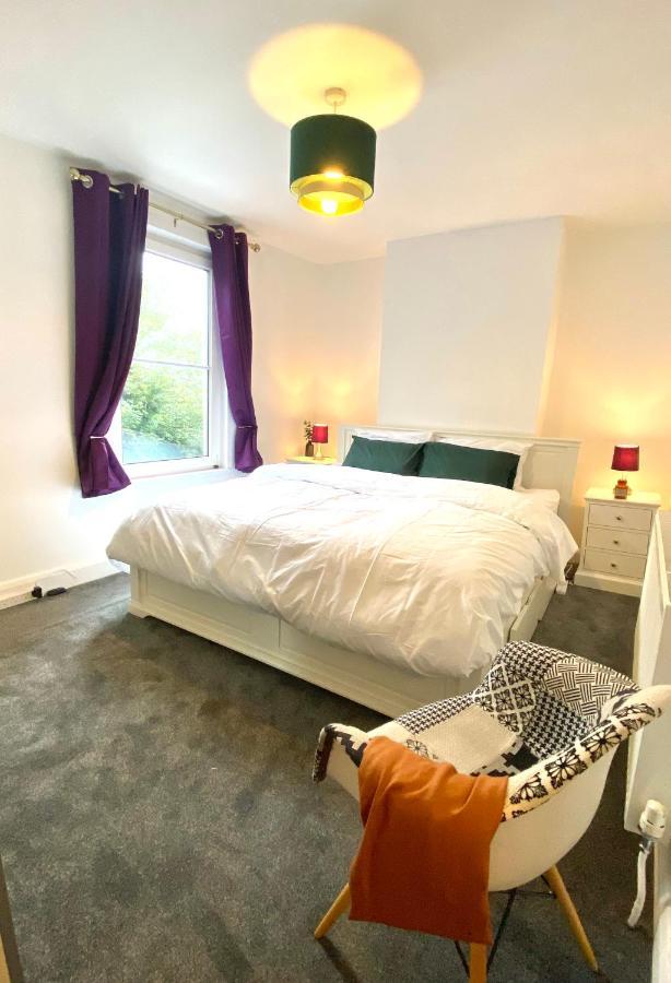 Medway Getaway - 3 Bed With Luxury Bathroom * Chatham (Kent)