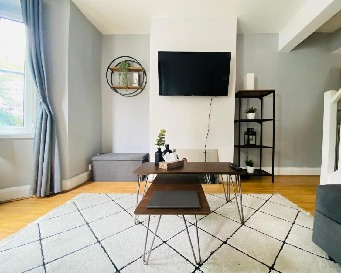 Medway Getaway - 3 Bed With Luxury Bathroom *