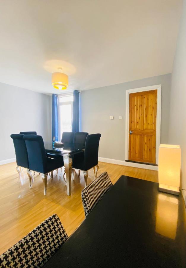 Medway Getaway - 3 Bed With Luxury Bathroom Apartment