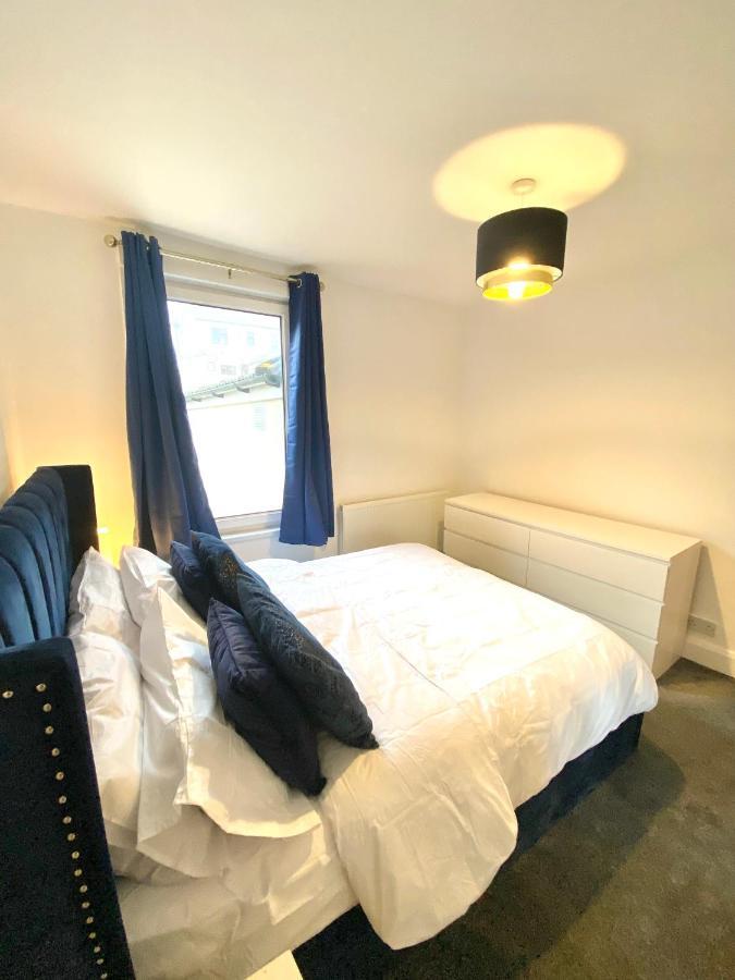 Medway Getaway - 3 Bed With Luxury Bathroom Apartment *