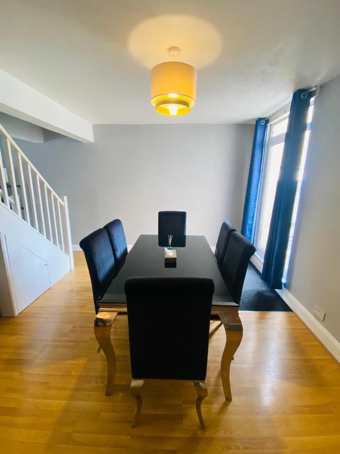 Medway Getaway - 3 Bed With Luxury Bathroom Chatham (Kent)